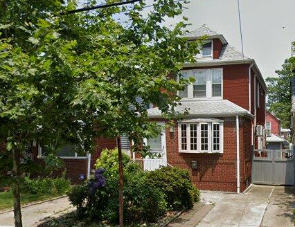 Detached 3 Bedrooms 1½ Baths house. Detached Garage. Backyard. Driveway ...